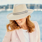 DH020 MIX CAMEL - MALIBU FLEXIBRAID® FEDORA DH020 / Mix Camel / S/M (56cm) Can be adjusted down 3cm