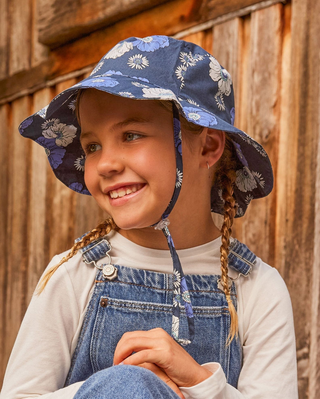 Flora Bucket - Navy Floral