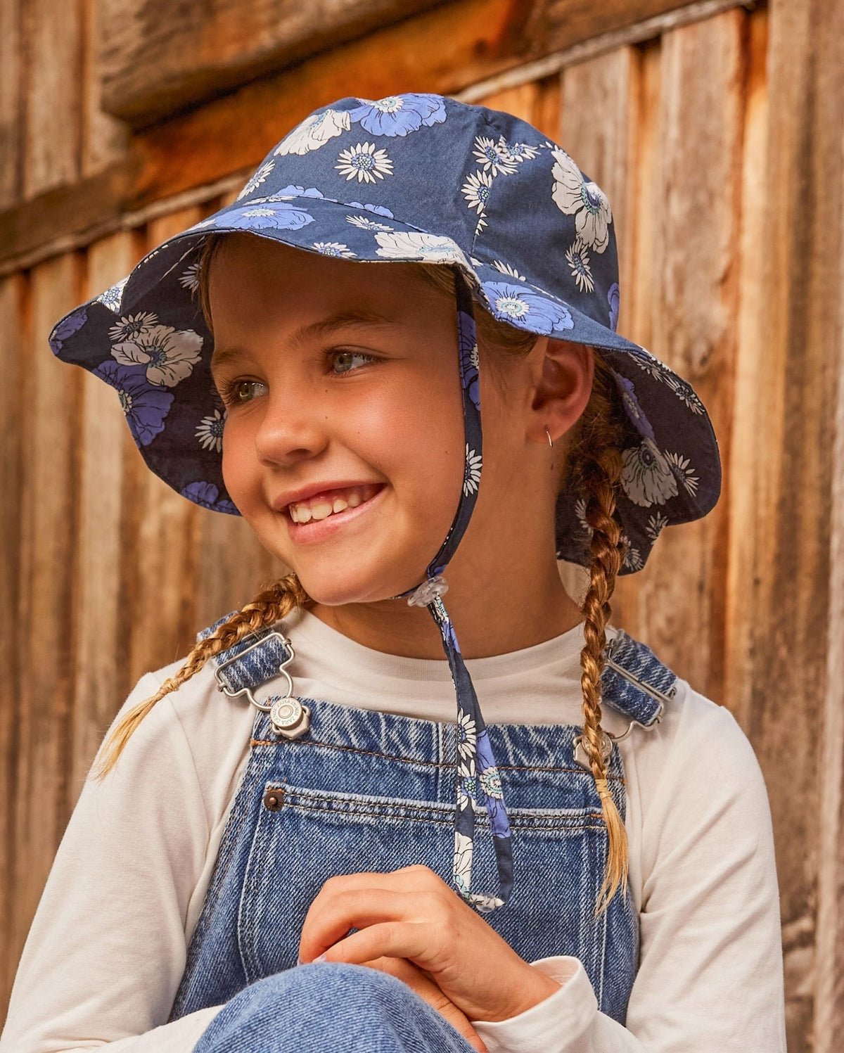Flora Bucket - Navy Floral